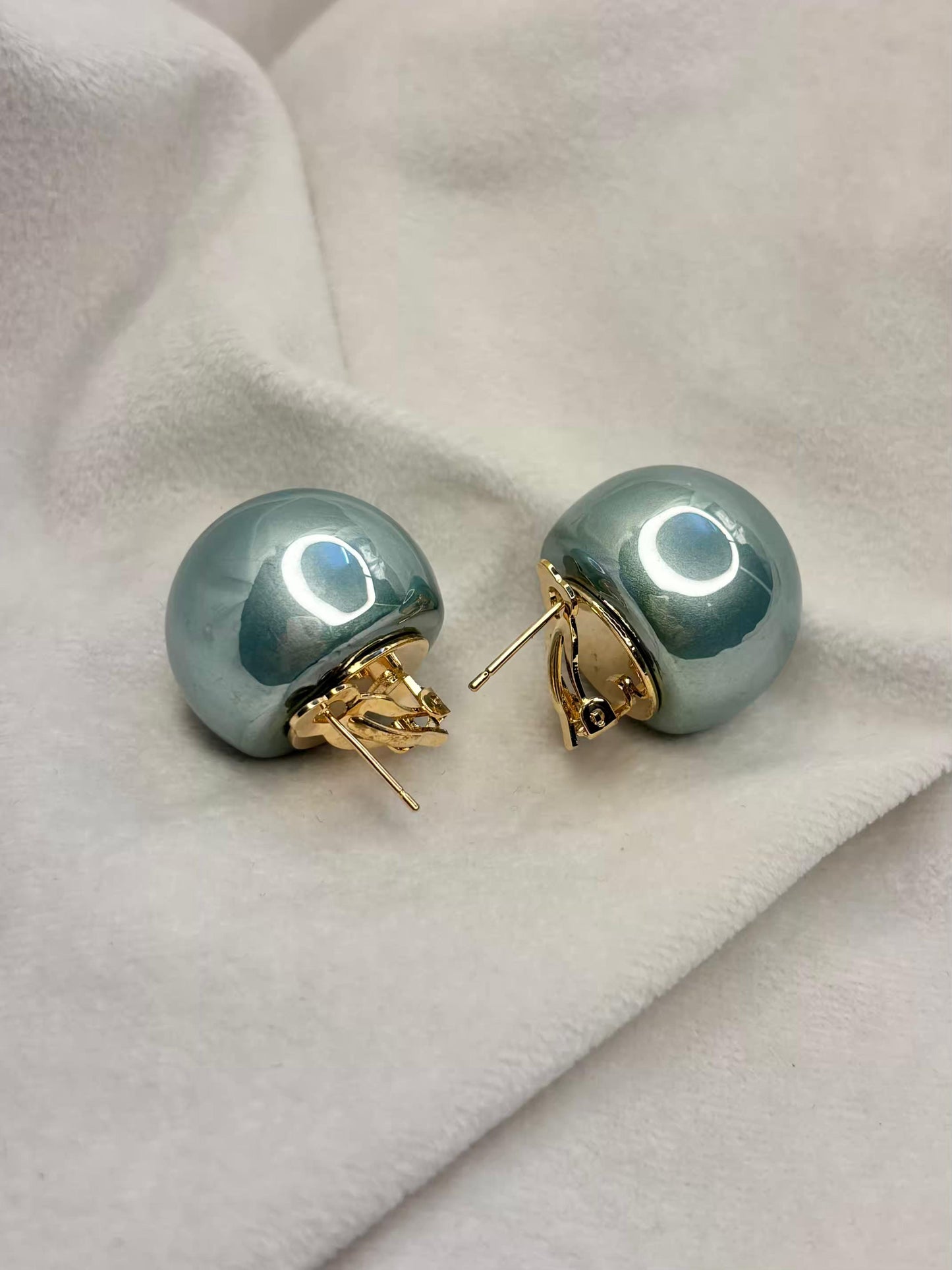 Turquoise 2.2cm Pearl Clip ons Studs Premium Earrings - 18K Gold Plated