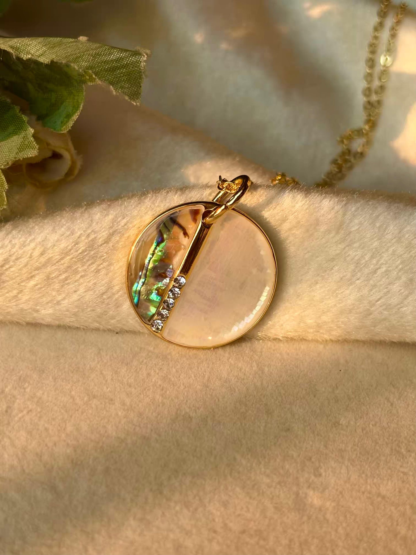 Fluorescent Shine Necklace And Ear Studds 18K Gold Plated Premium Necklace