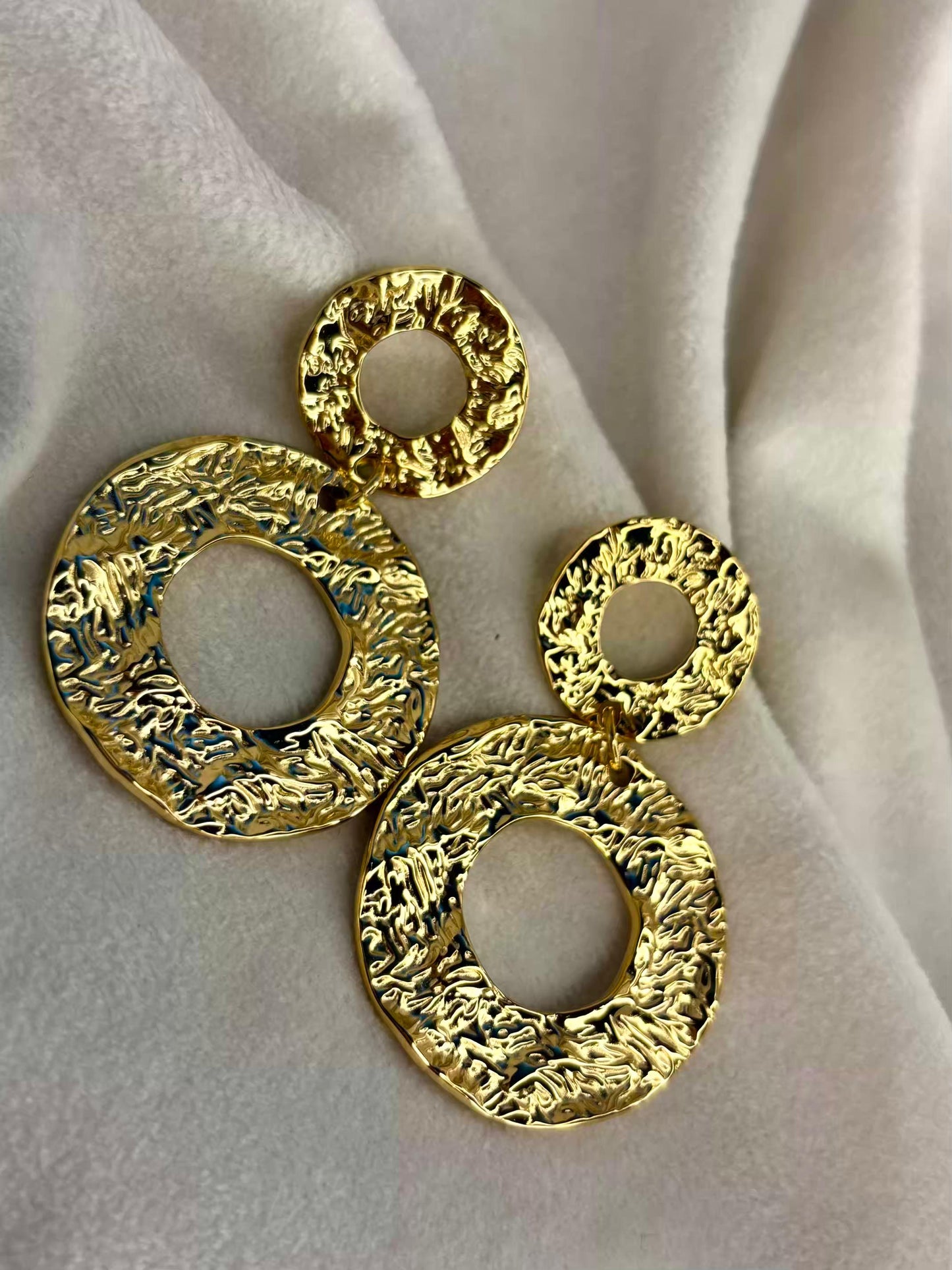 Round Premium Ear Studs 18K Gold Plated Premium Earrings