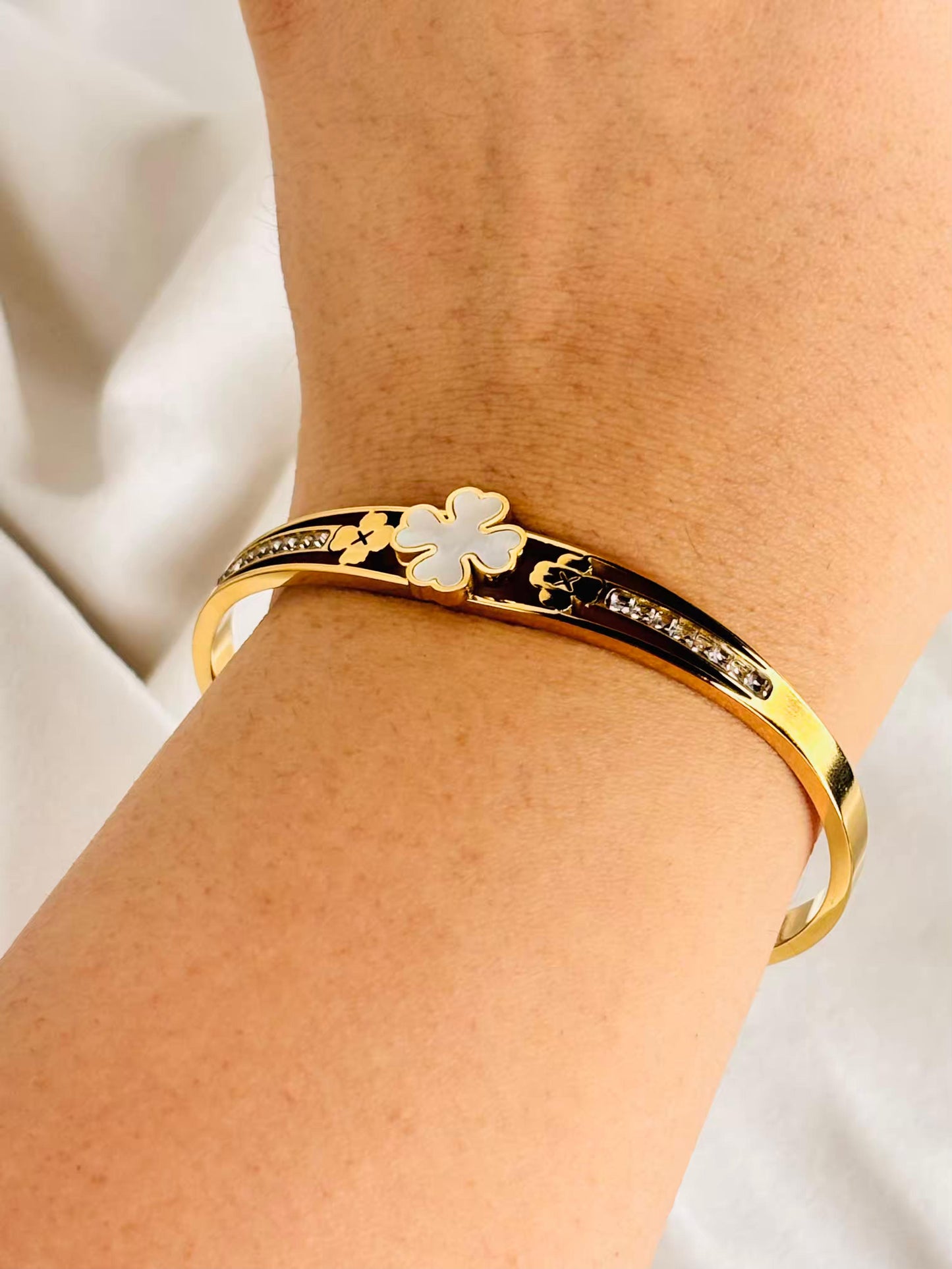 Prime Clover Bangle 18K Gold Plated Premium Kada Bangle