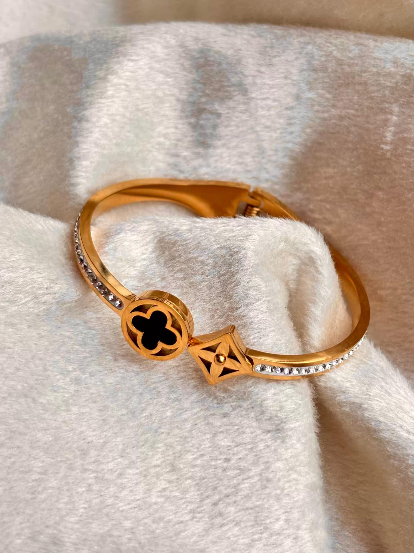 For Thin Wrist Black Flower Clover Bangle 18K Gold plated Premium Bangle 2.2 - 2.4 Size