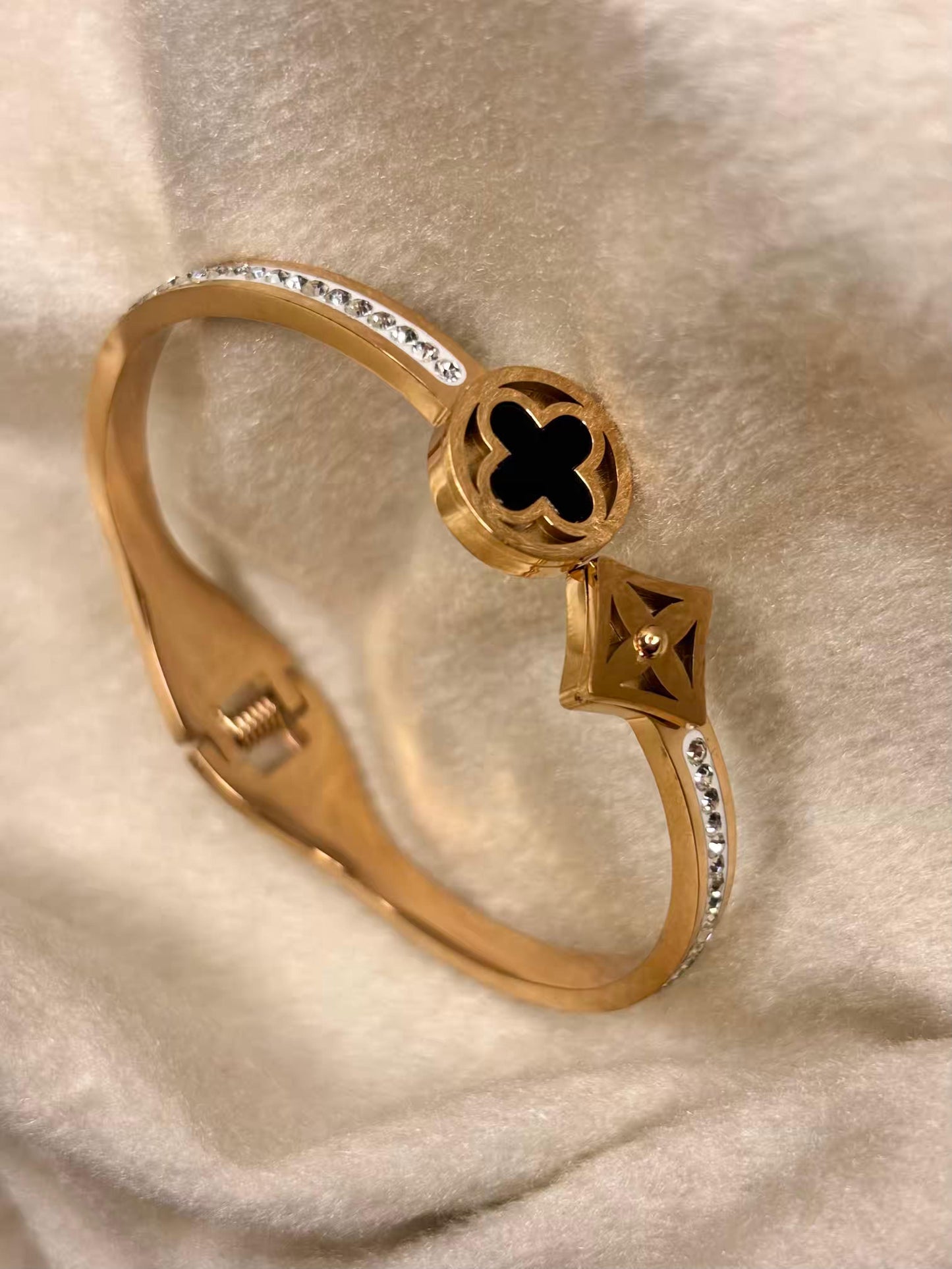 For Thin Wrist Black Flower Clover Bangle 18K Gold plated Premium Bangle 2.2 - 2.4 Size