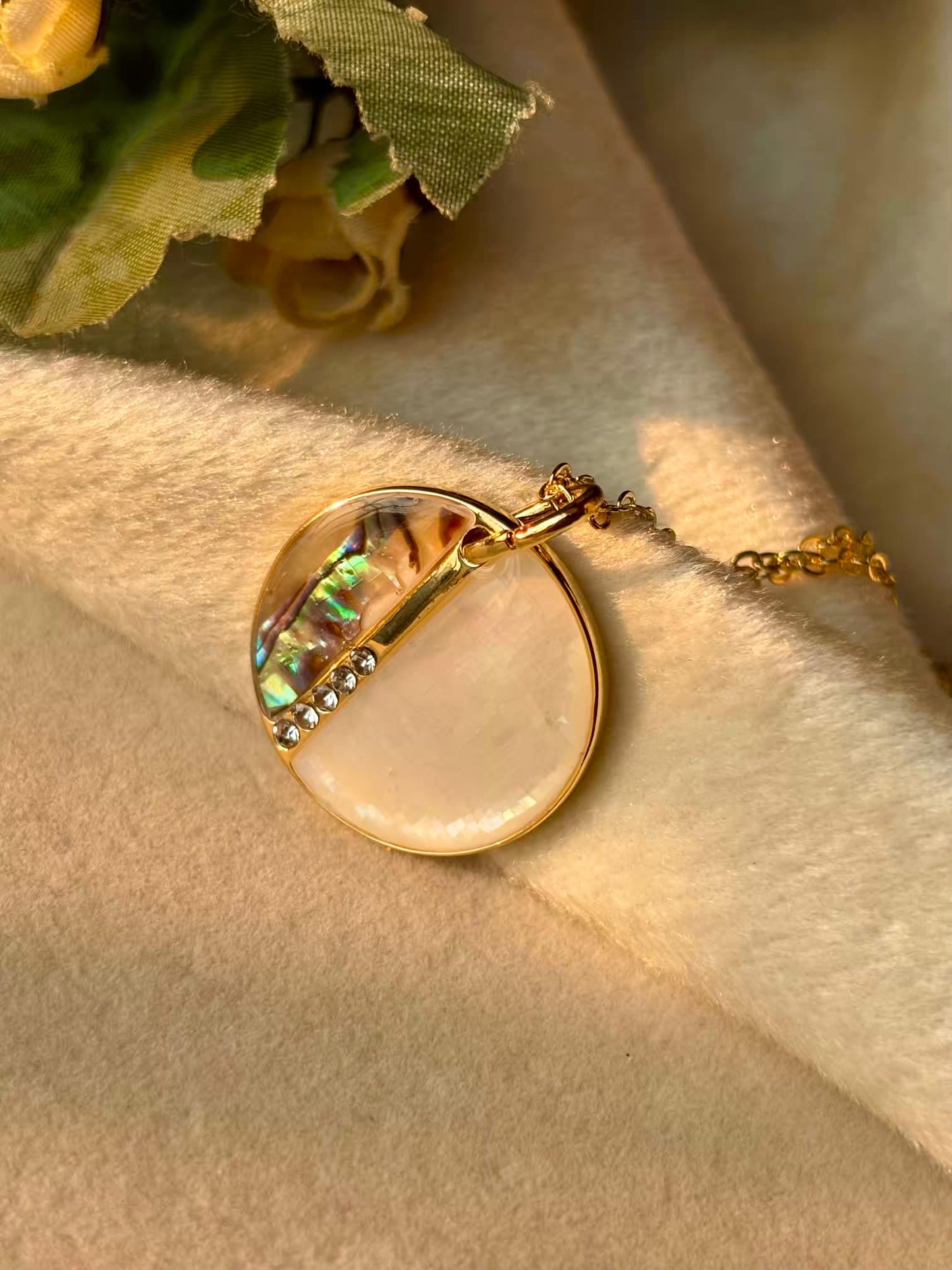 Fluorescent Shine Necklace And Ear Studds 18K Gold Plated Premium Necklace