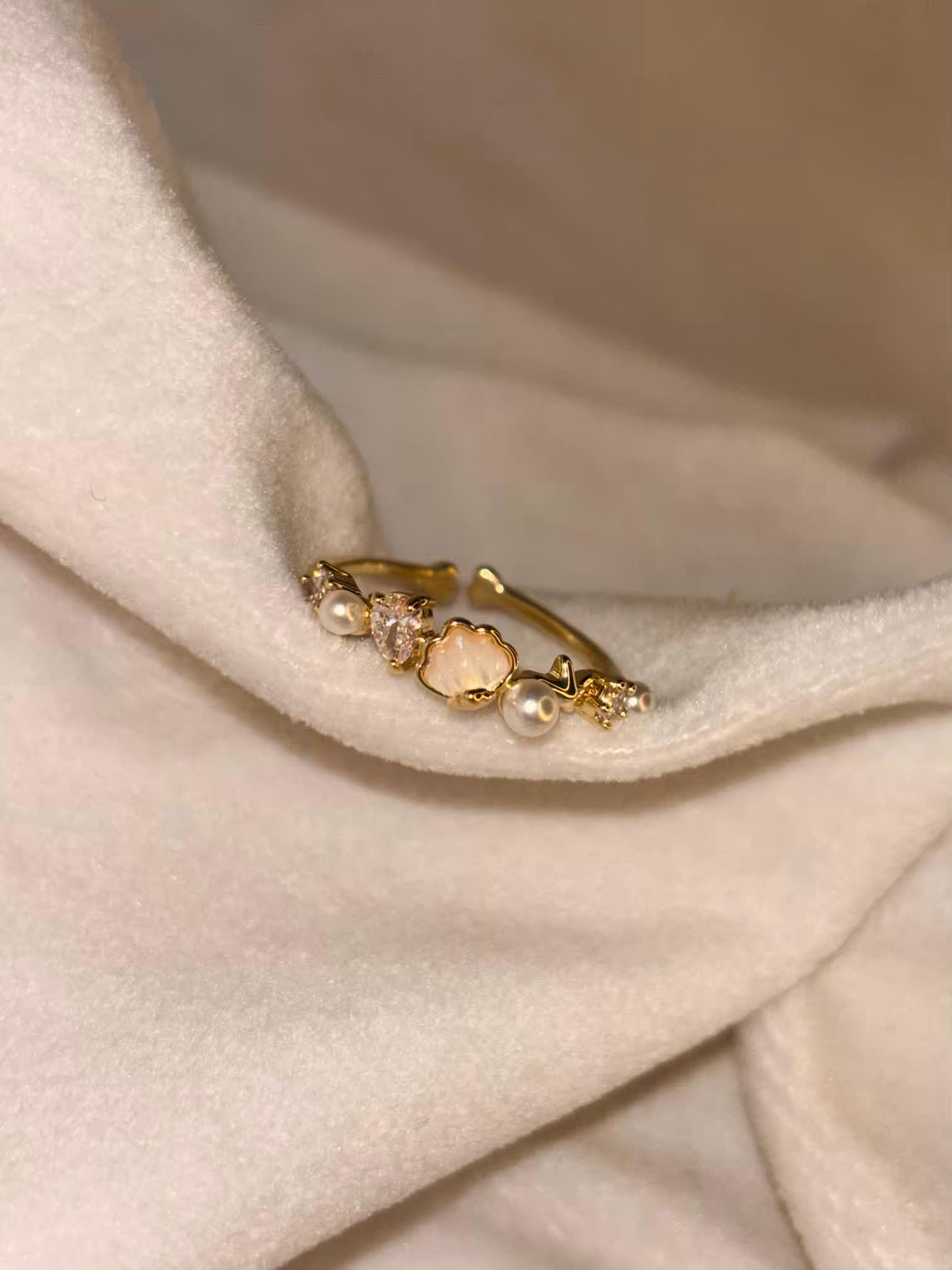Oyster Center Ring 18K Gold Plated Adjustable Ring
