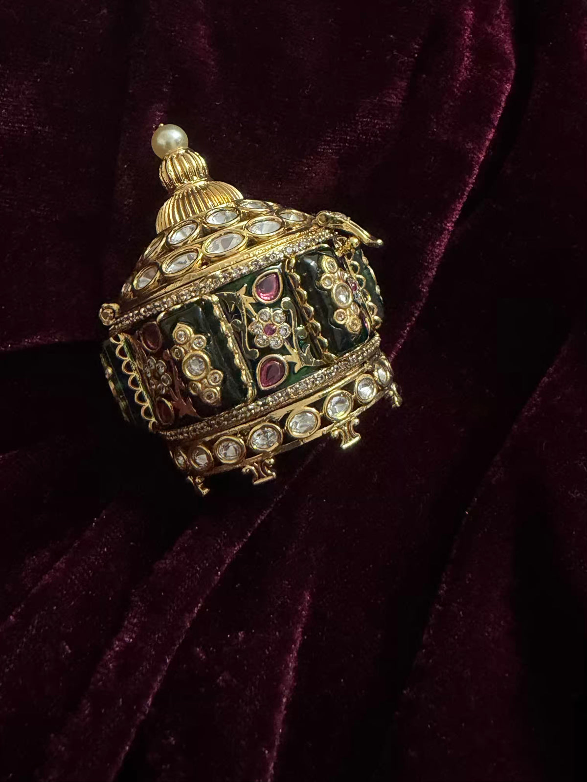 Pushtaini Kumkum Sindoor Daani Royale in Premium plating