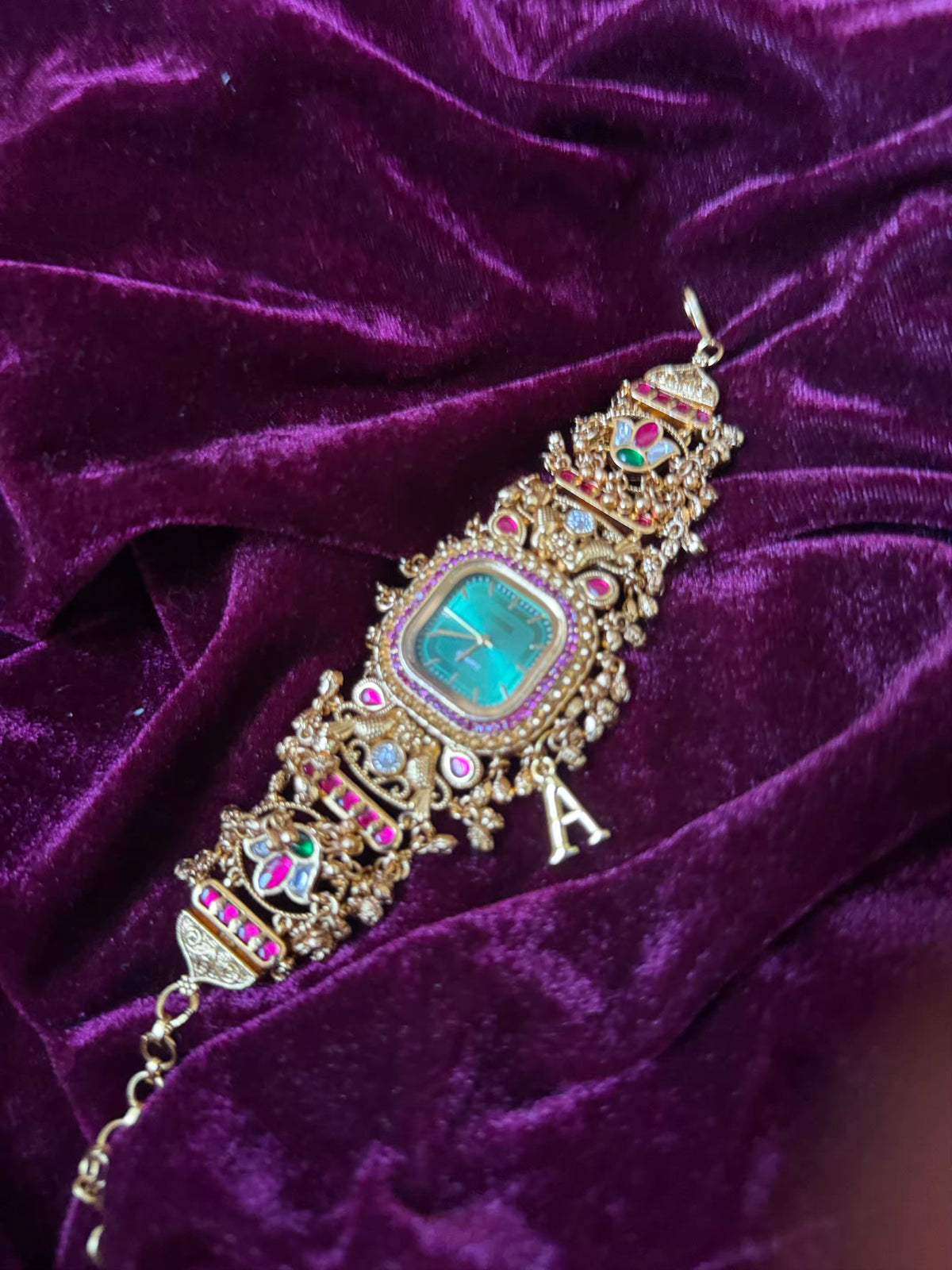 Viral Emerald Green Dial Maharani Watch Heritage Bracelet ( Very limited edition)