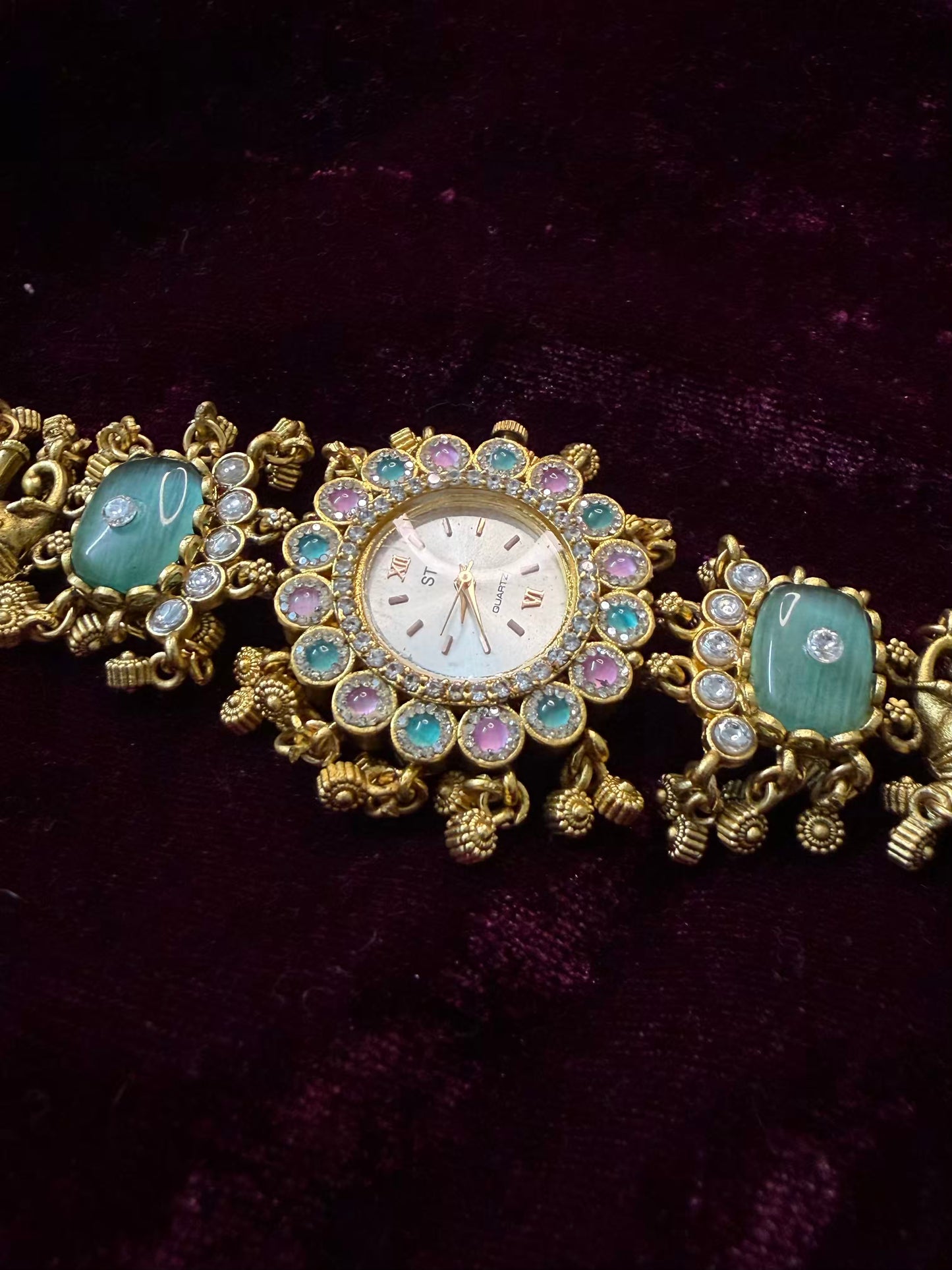 Mint Elephant Premium Gold Rajwadi Gold Plated Heritage Maharani Watch