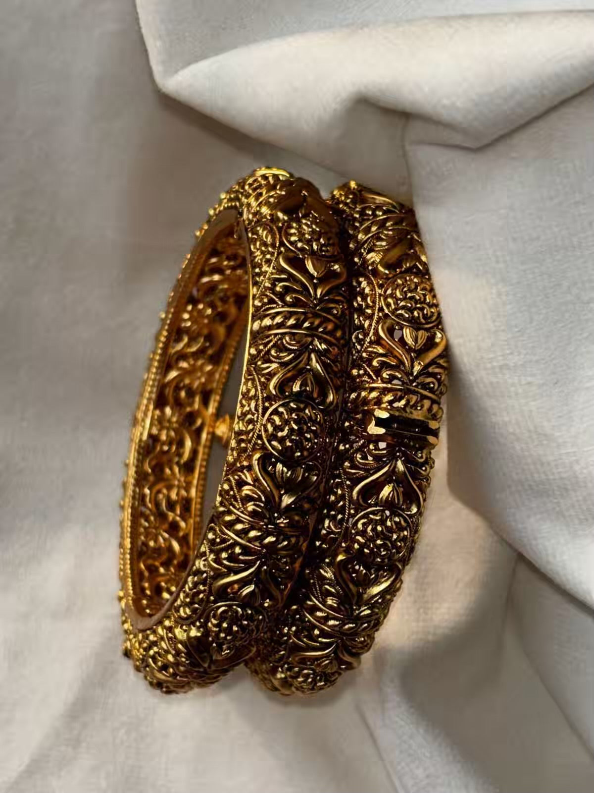 Royal Carved Designer Rajwadi Style Traditional Bangle Gold (2.6) ( Set of 2) With Screw
