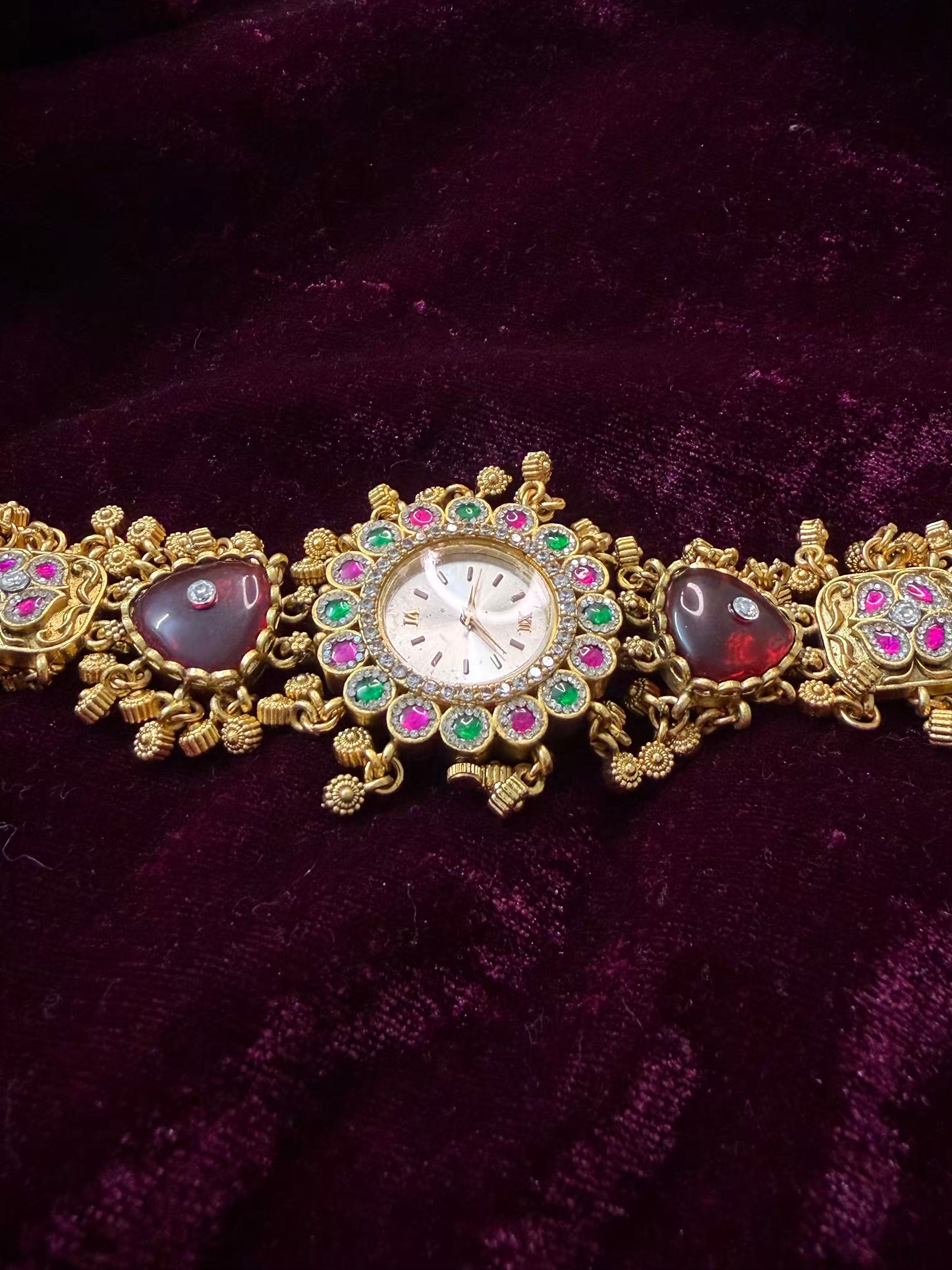 Marroon Green Premium Gold Rajwadi Gold Plated Heritage Maharani Watch