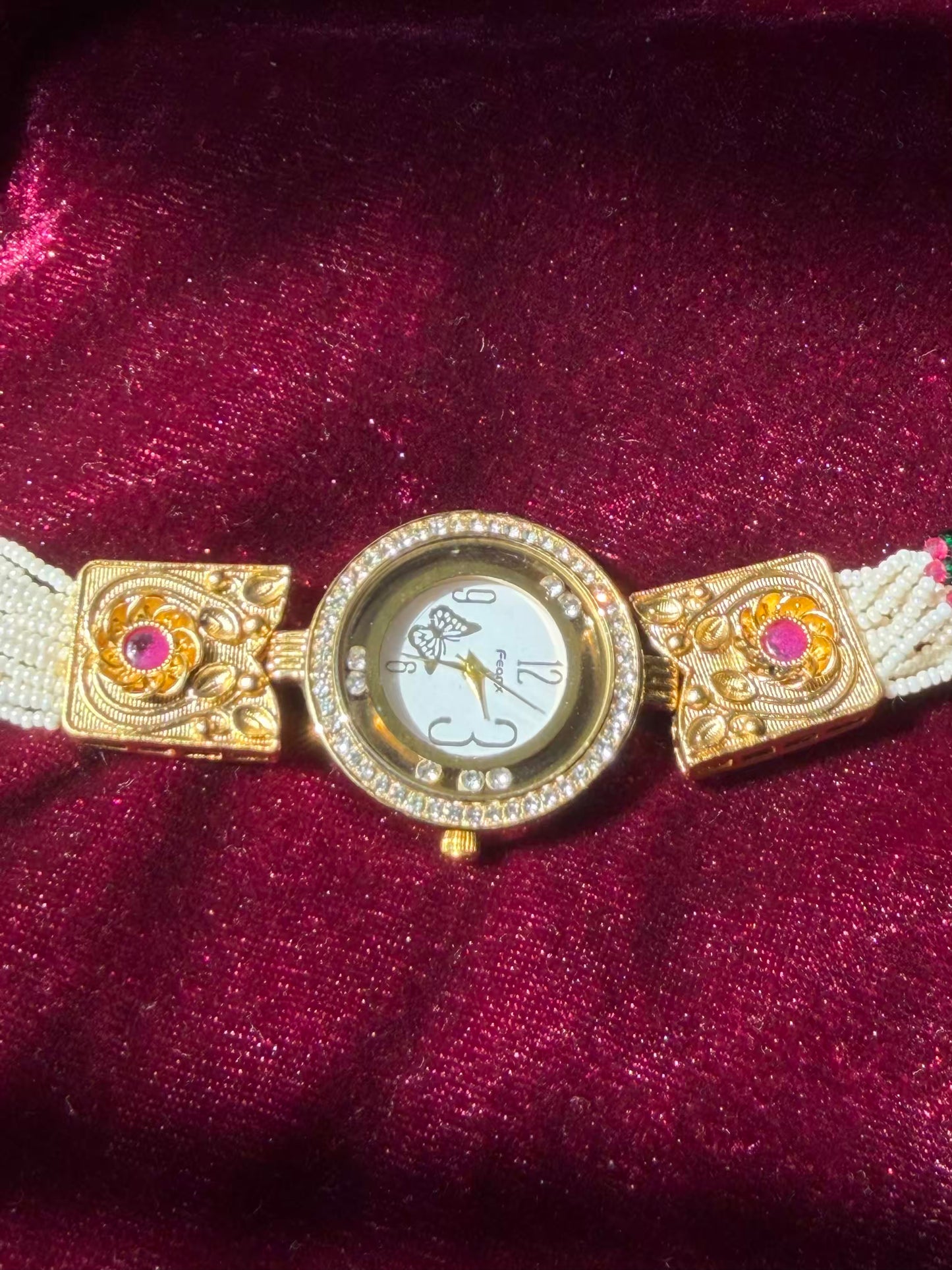 Simple Dial Rajwadi Gold Plated Heritage Maharani Watch