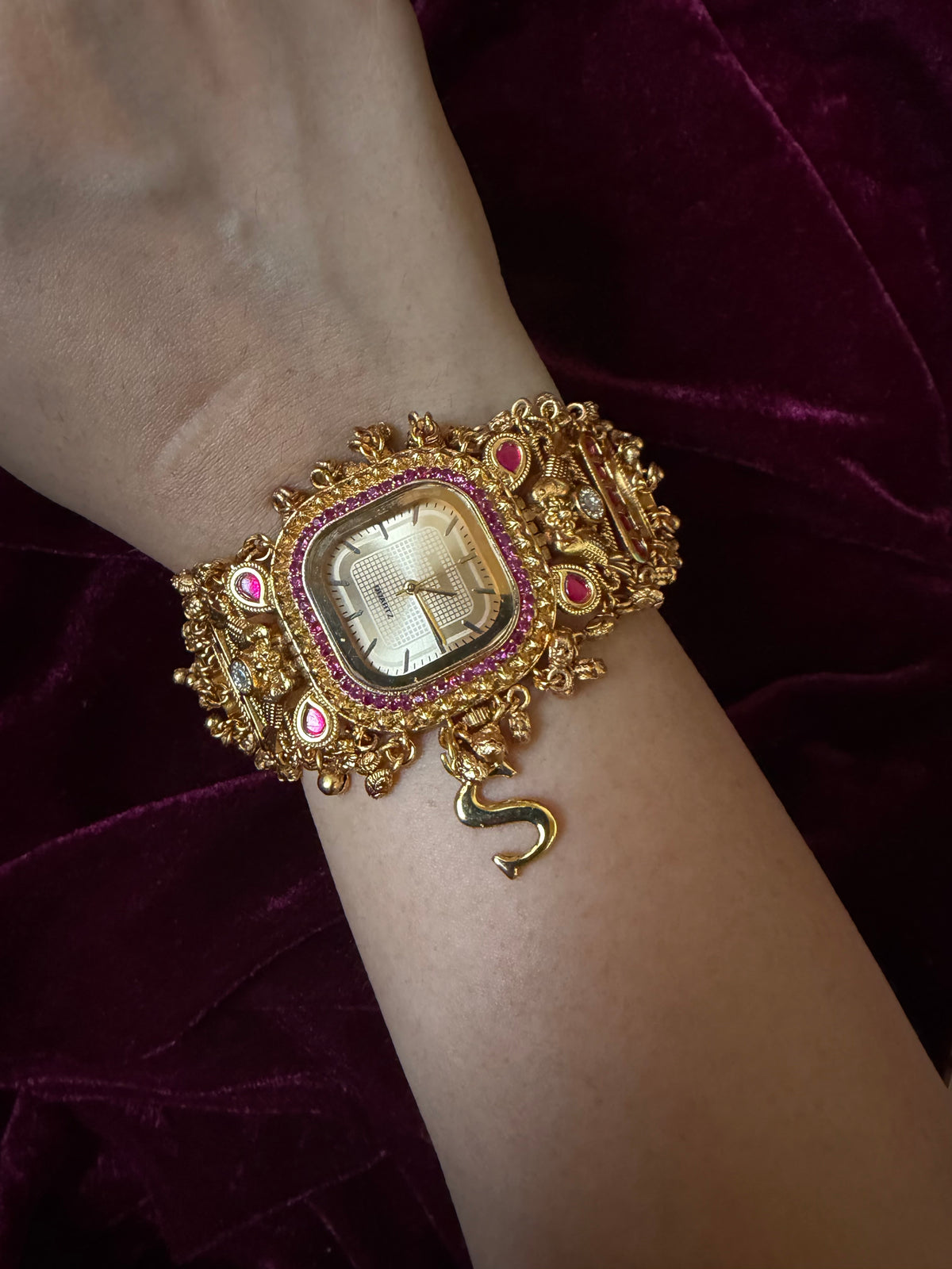 Diwali 🪔 Gold New Launch Square Dial Maharani Watch Heritage Bracelet