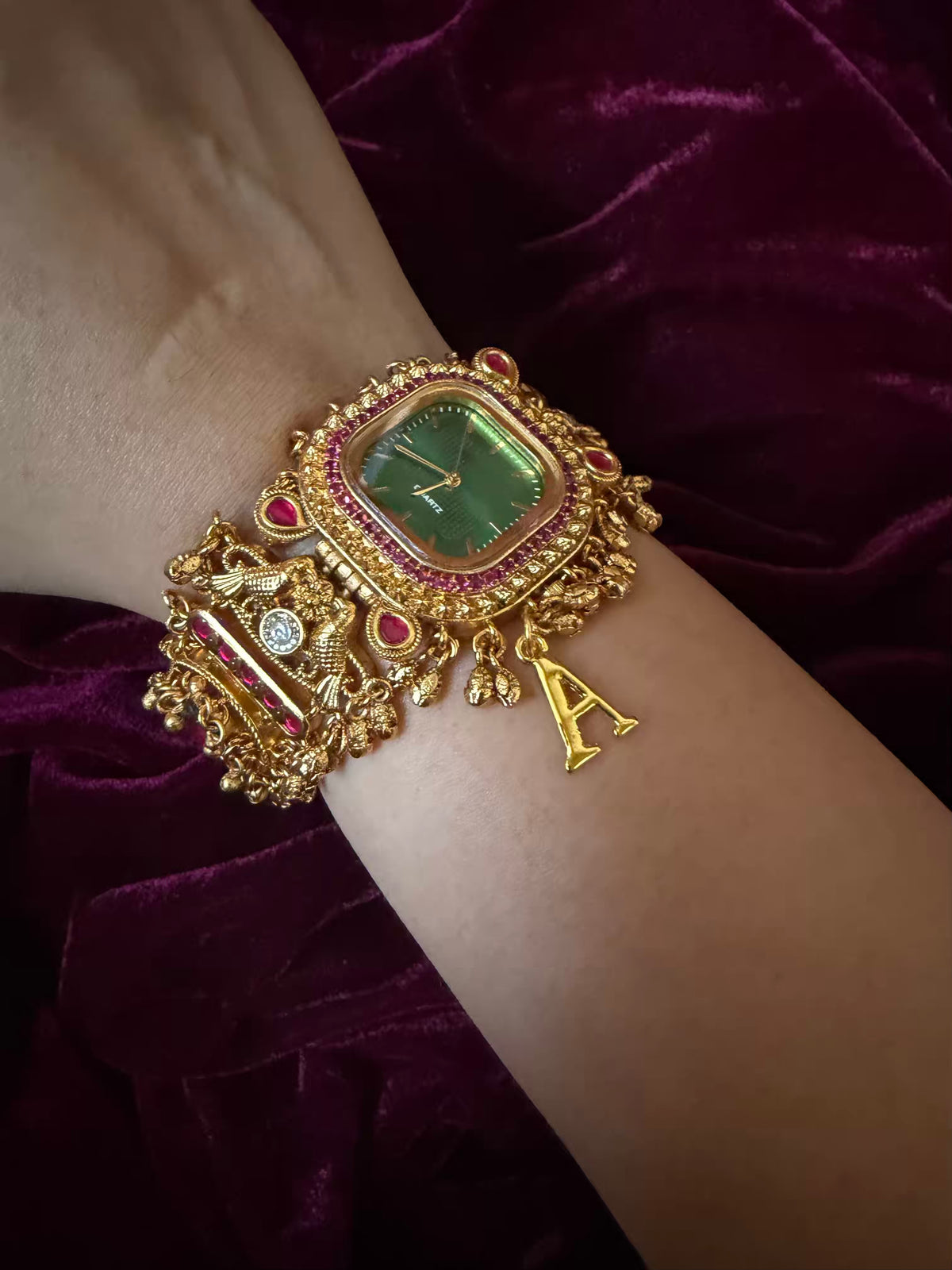 Viral Emerald Green Dial Maharani Watch Heritage Bracelet ( Very limited edition)