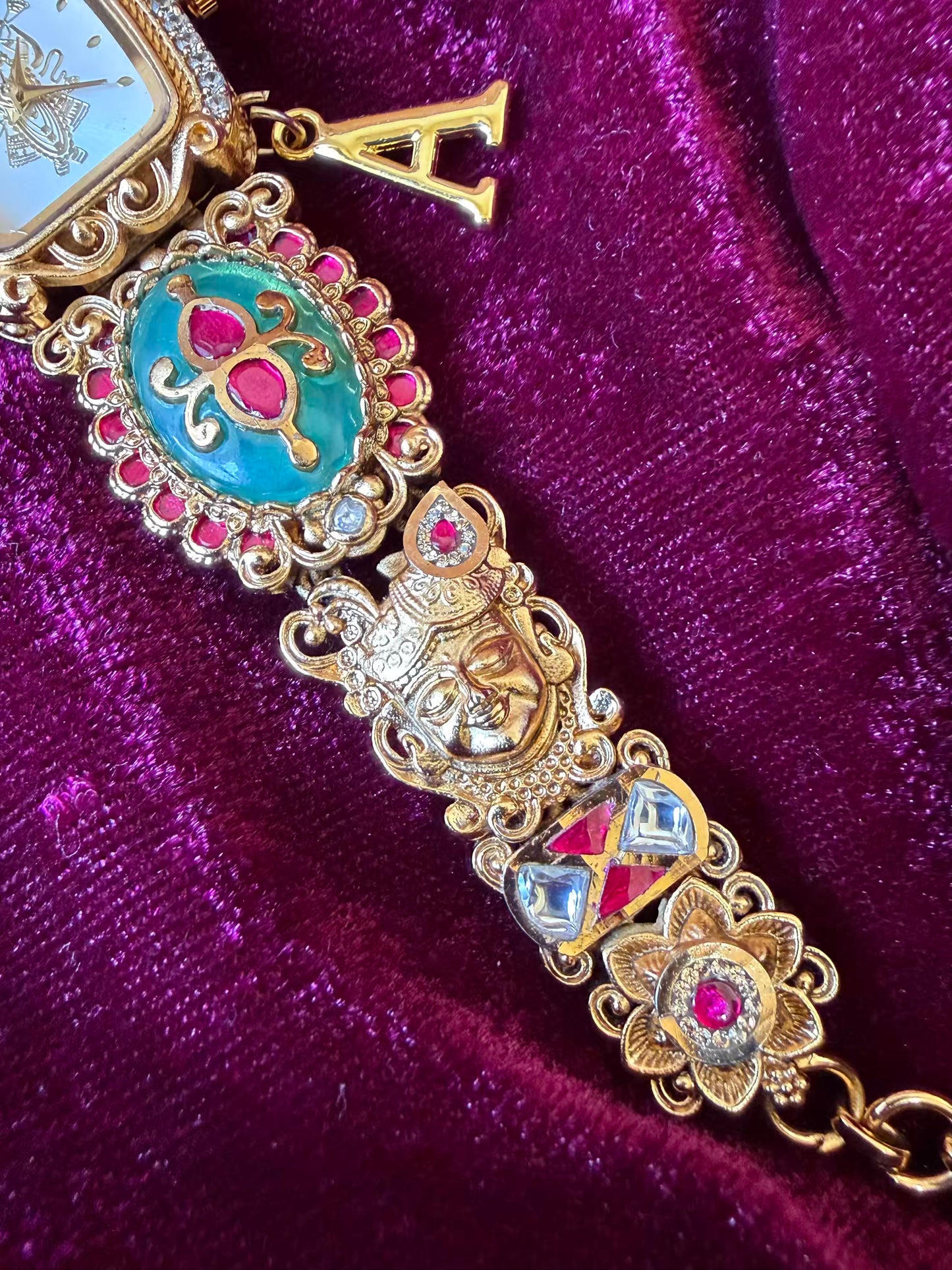 Shree Krishna Shreenathji White Dial Maharani Watch Design Heritage Bracelet