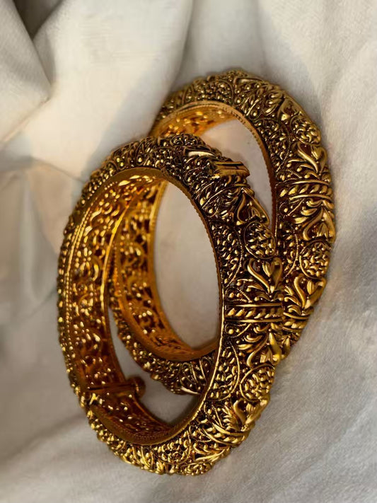 Royal Carved Designer Rajwadi Style Traditional Bangle Gold (2.6) ( Set of 2) With Screw