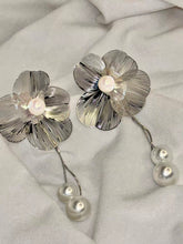 Load image into Gallery viewer, Wired Flower Fresh Pearls Earrings Studs - Silver Plated
