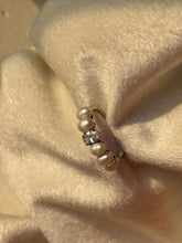 Load image into Gallery viewer, Mother Pearls Stylish Ring ( Silver )
