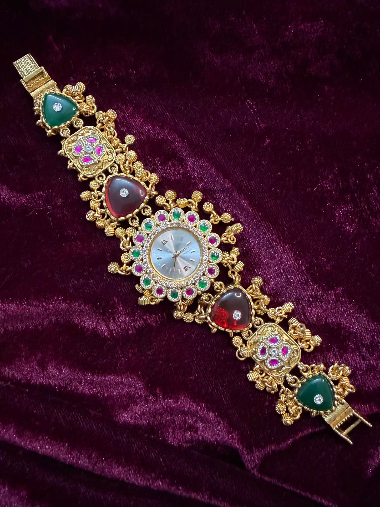 Marroon Green Premium Gold Rajwadi Gold Plated Heritage Maharani Watch