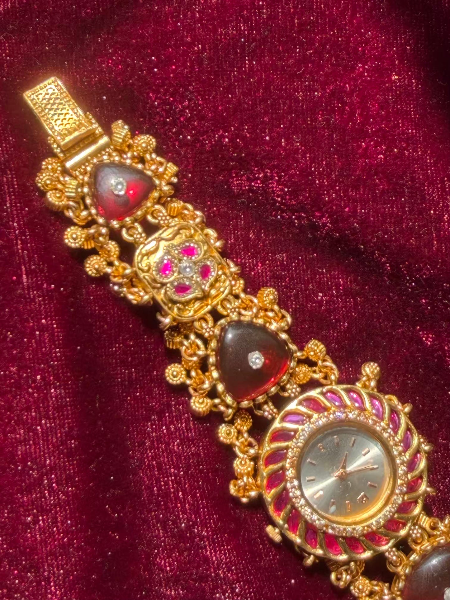 Red Dial Loaded Rajwadi Gold Plated Heritage Maharani Watch