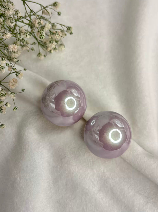 Lilac Two Tone Oversized 2.8cm Pearl Clip ons Studs Earrings - Gold Plated
