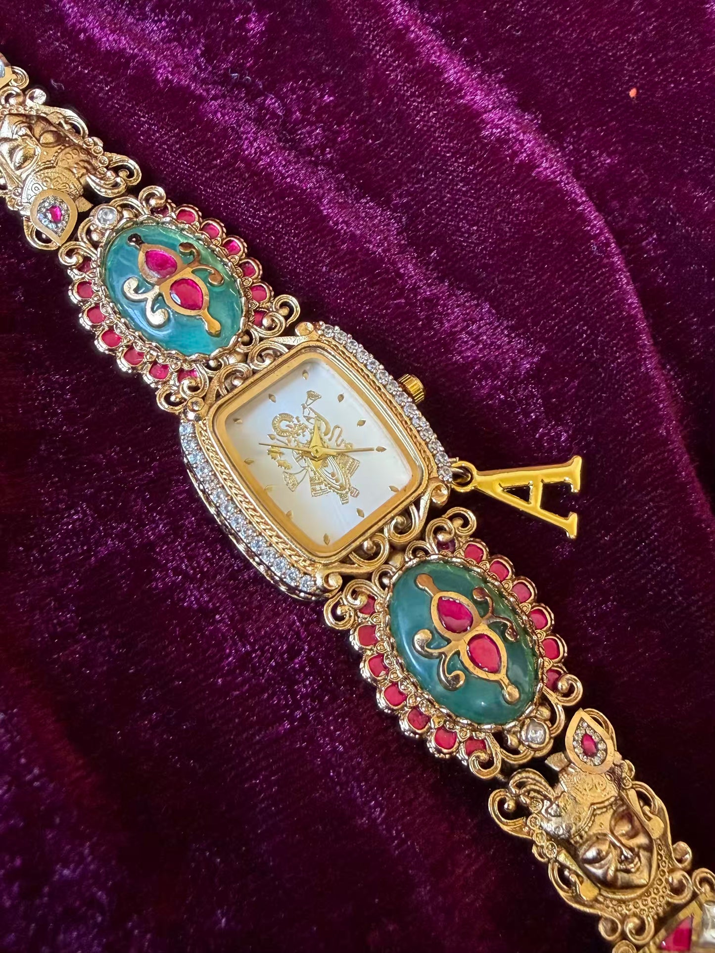 Shree Krishna Shreenathji White Dial Maharani Watch Design Heritage Bracelet