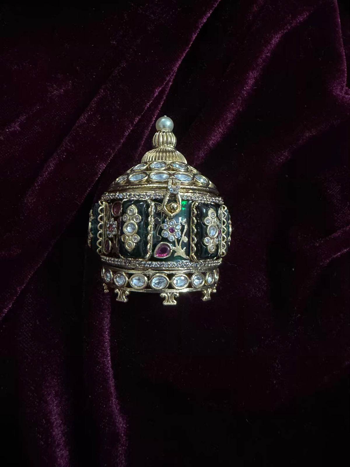 Pushtaini Kumkum Sindoor Daani Royale in Premium plating
