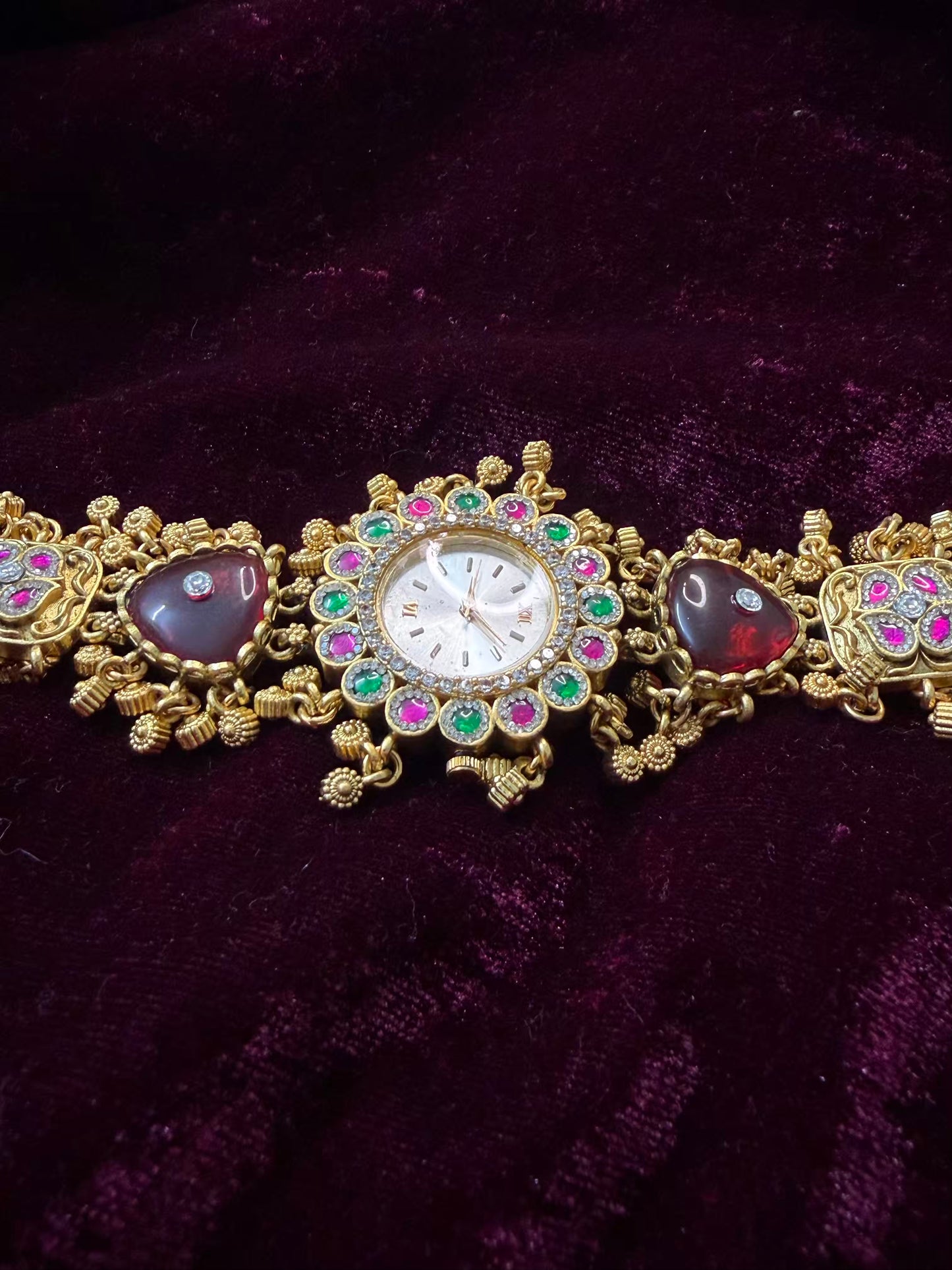 Marroon Green Premium Gold Rajwadi Gold Plated Heritage Maharani Watch