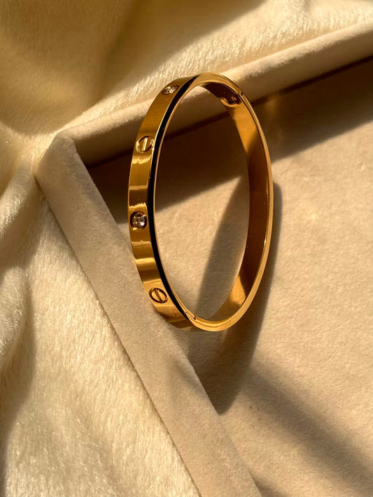 Love Dash Gold Bangle