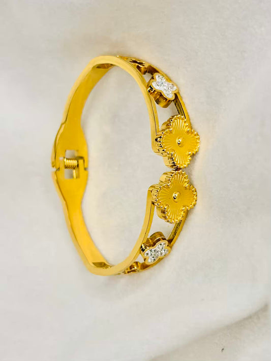 Thin Wrist Clover Baby Size Wrist Gold Bangle 2.2 - 2.4 Size