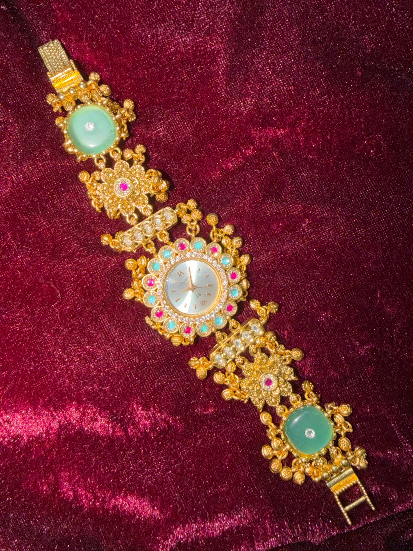 Mint Floral Premium Gold Rajwadi Gold Plated Heritage Maharani Watch