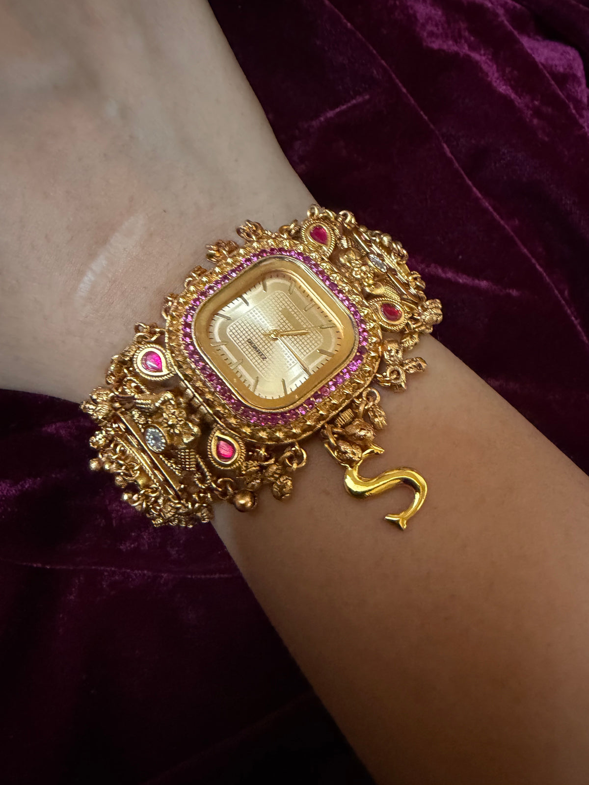 Diwali 🪔 Gold New Launch Square Dial Maharani Watch Heritage Bracelet