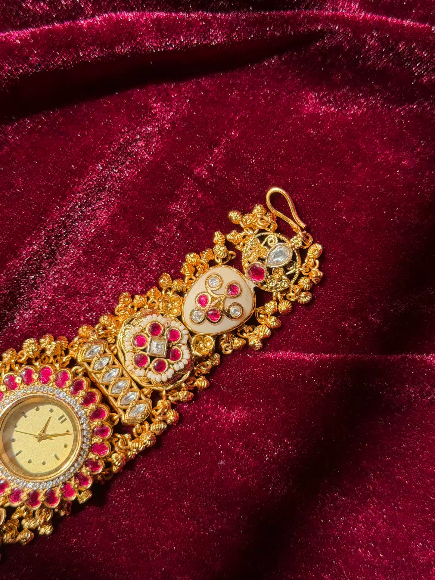 Mahalaxmi Inspired Rudra Motif Creamy Kundan Gold Plated Heritage Maharani Watch ( Partial COD 200₹ )