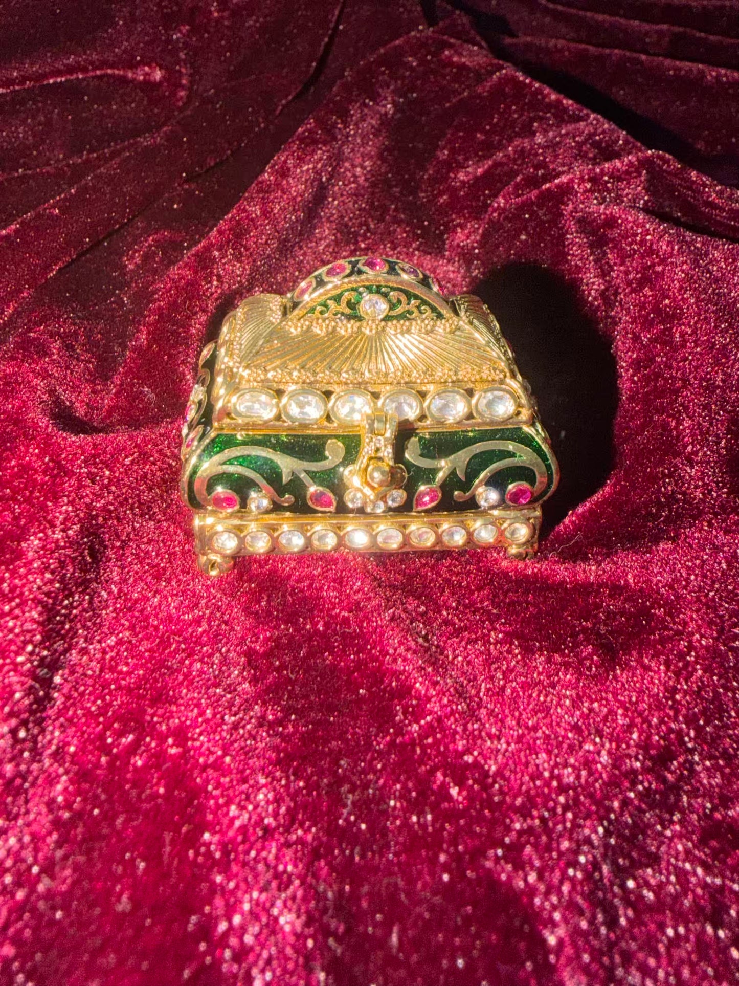 Rajputana Tijori Kumkum Sindoor Daani Royale in Premium plating