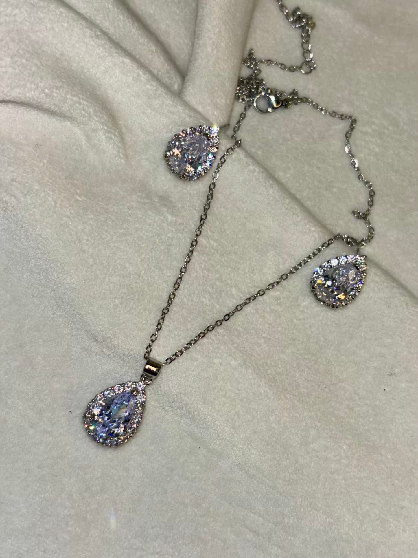Drop Necklace and Ear Studs