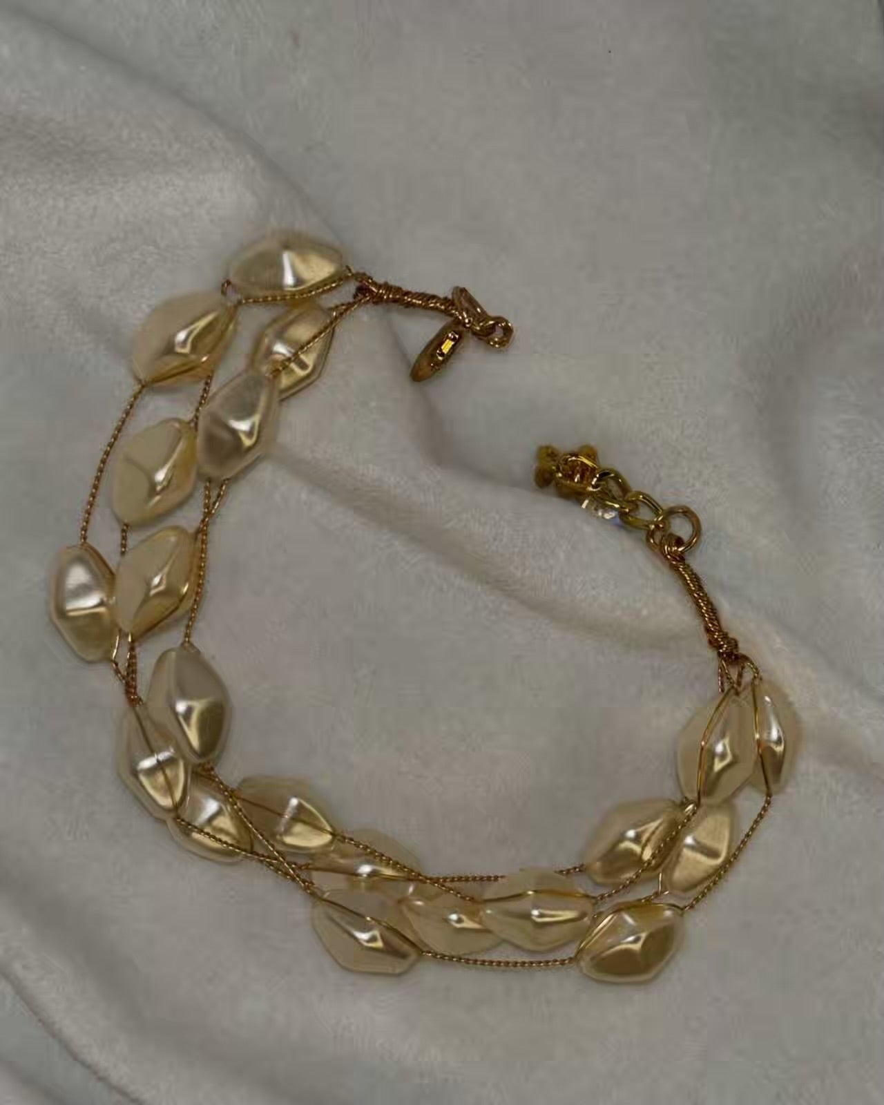 Diamonds Stack Pearls Wired Bracelet - Gold