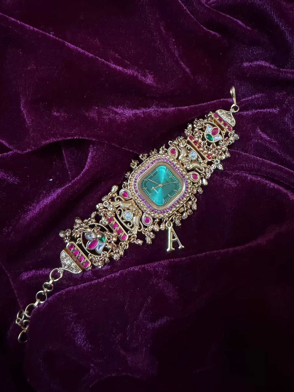 Viral Emerald Green Dial Maharani Watch Heritage Bracelet ( Very limited edition)