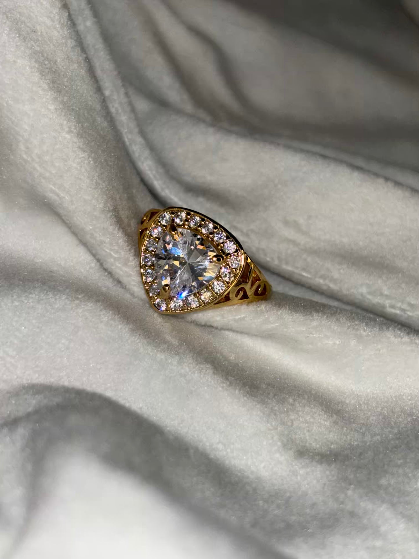 Triangle Solitaire Ring - Gold