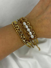 Load image into Gallery viewer, Pearly Chain Stacked Bracelet ( Gold )
