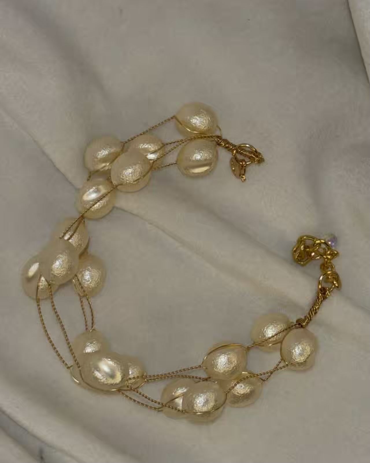 Matte Pearls Wired Bracelet - Gold