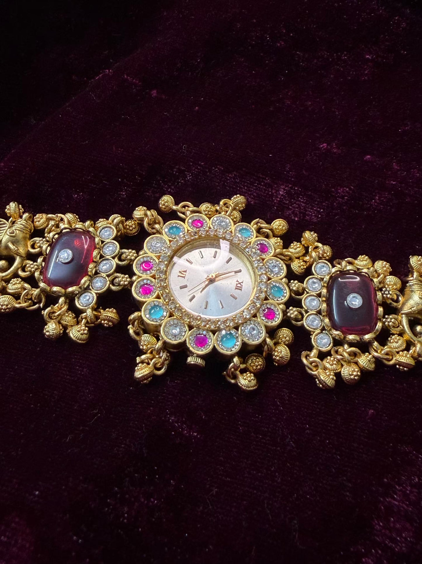 Maroon Elephant Premium Gold Rajwadi Gold Plated Heritage Maharani Watch