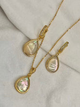 Load image into Gallery viewer, Rainbow Holographic Pearl Tear Drop Necklace with Ear Studs  Gold Plated )
