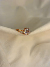 Load image into Gallery viewer, Round V Solitaire Ring( Rose Gold )Adjustable
