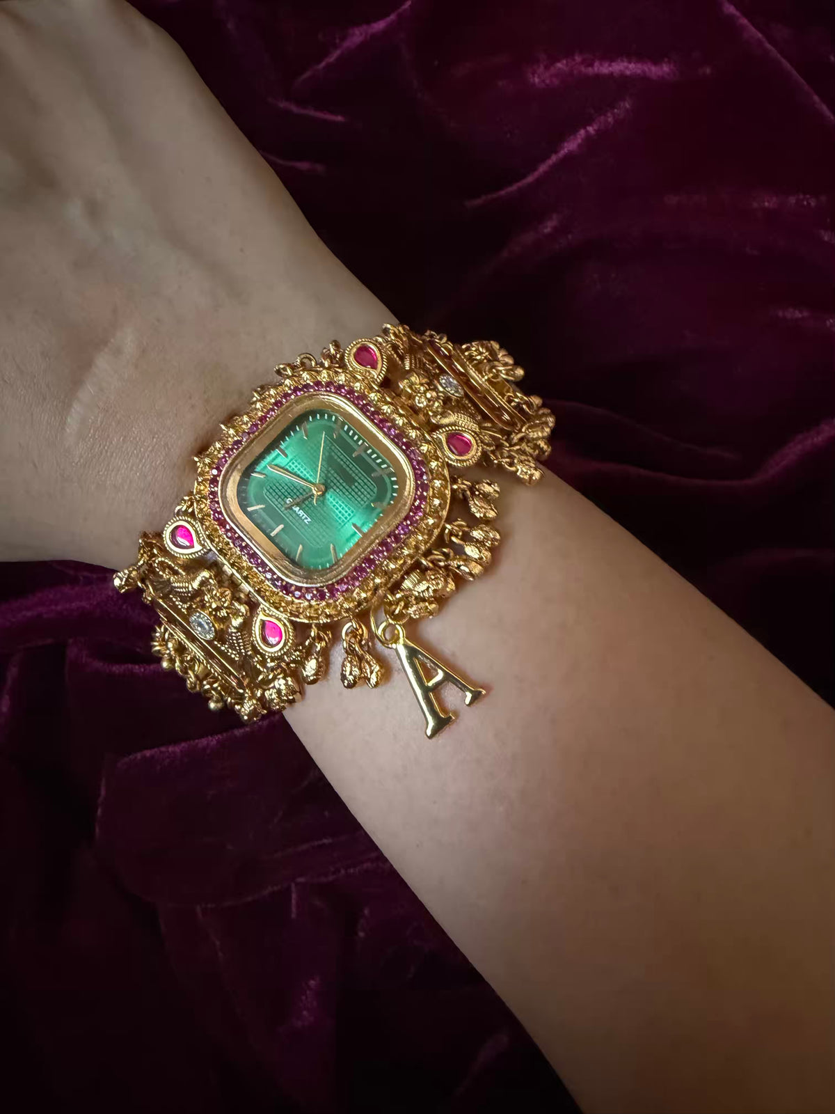 Viral Emerald Green Dial Maharani Watch Heritage Bracelet ( Very limited edition)