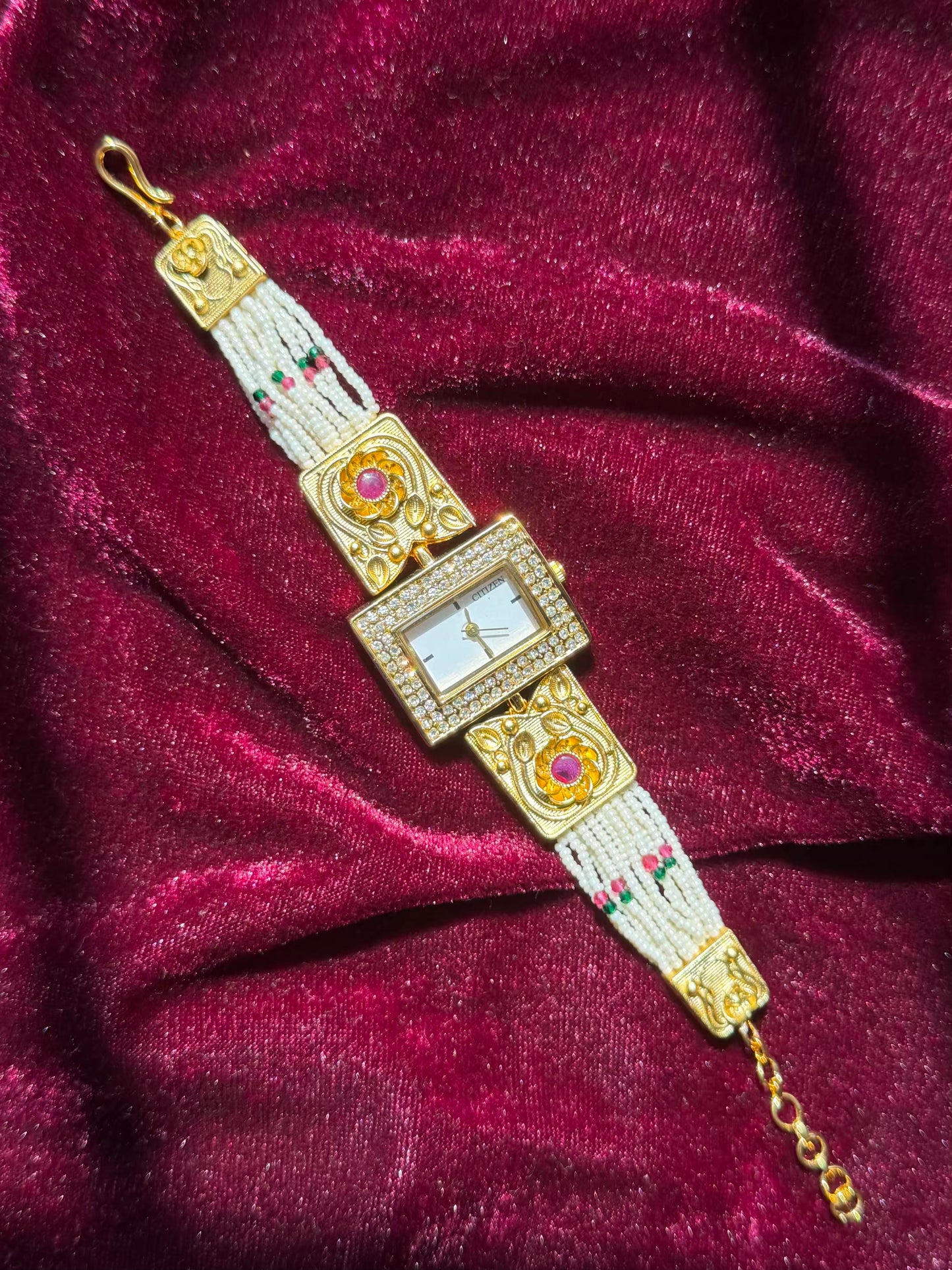 Simple Gold Plated Heritage Maharani Watch (Copy)