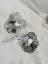 Load image into Gallery viewer, Wired Flower Fresh Pearls Earrings Studs - Silver Plated
