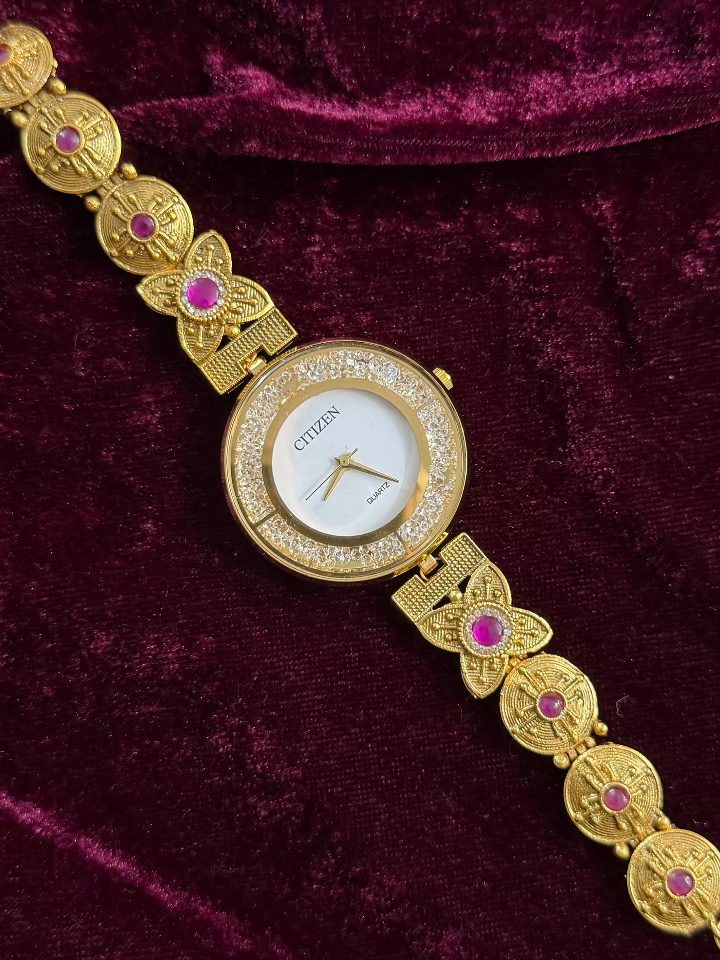Round Dial Gold Maharani Watch Design Heritage Bracelet