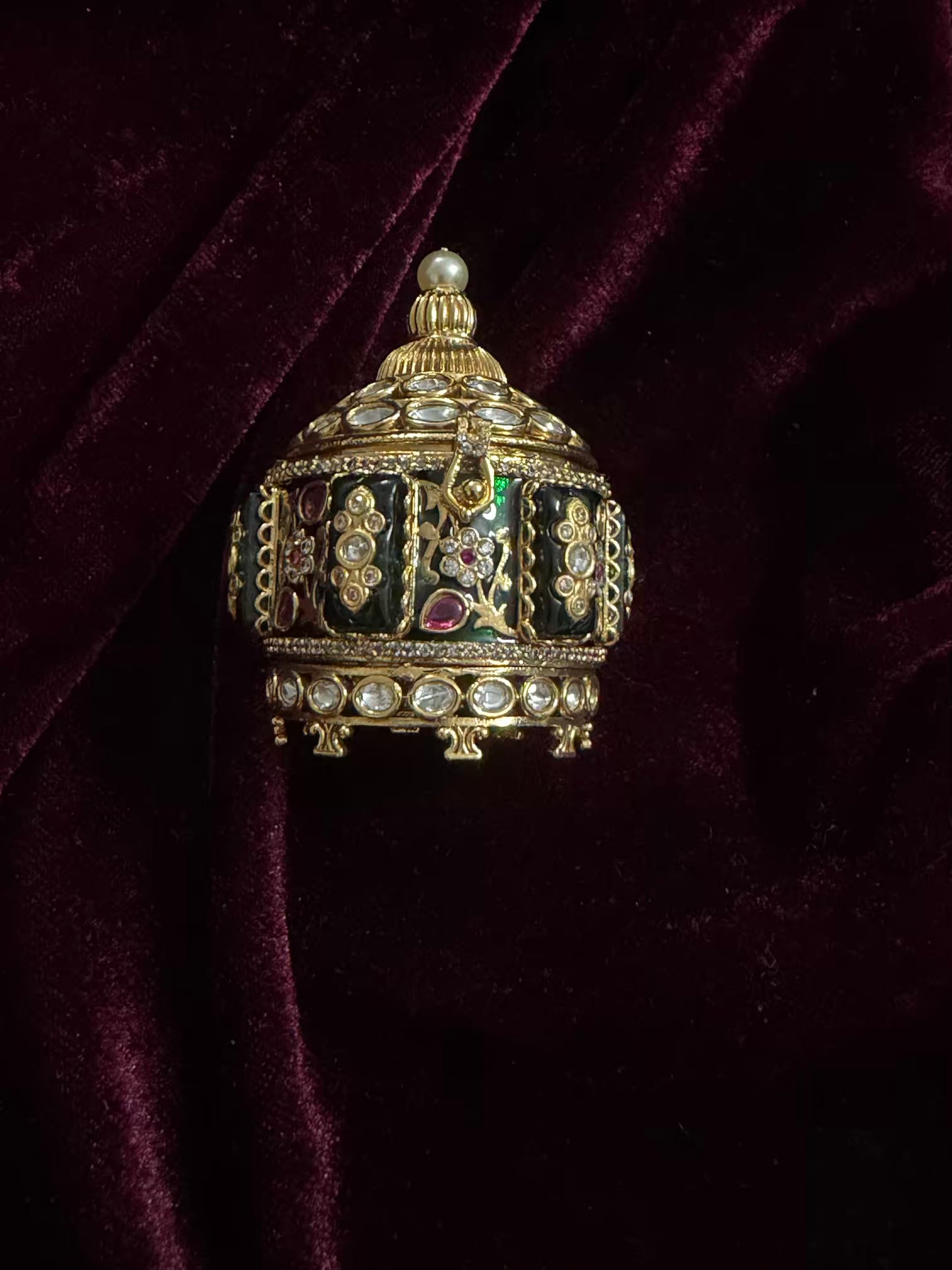 Pushtaini Kumkum Sindoor Daani Royale in Premium plating