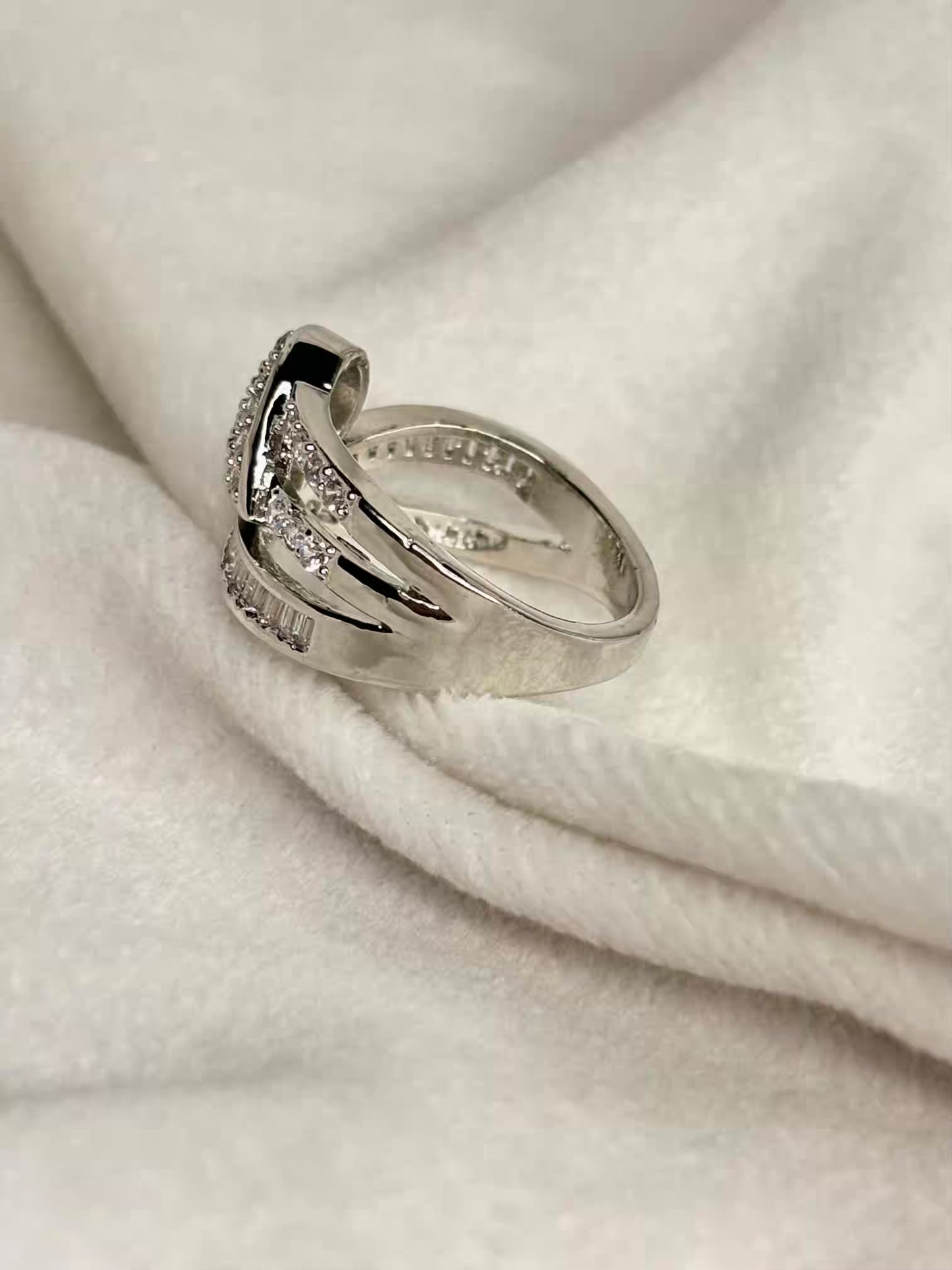 Dove Premium Ring - Silver