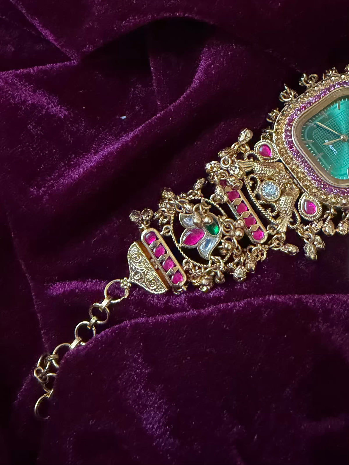 Viral Emerald Green Dial Maharani Watch Heritage Bracelet ( Very limited edition)
