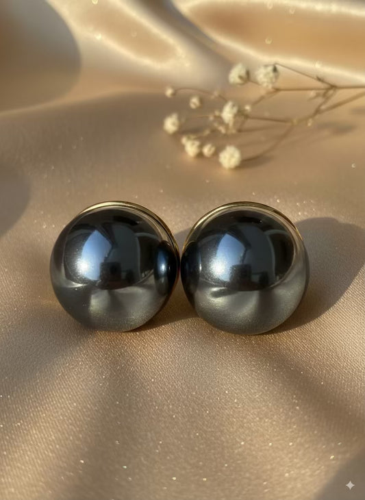 Black Shine 2.8cm Oversized Pearl Clip ons Studs Premium Earrings - 18K Gold Plated