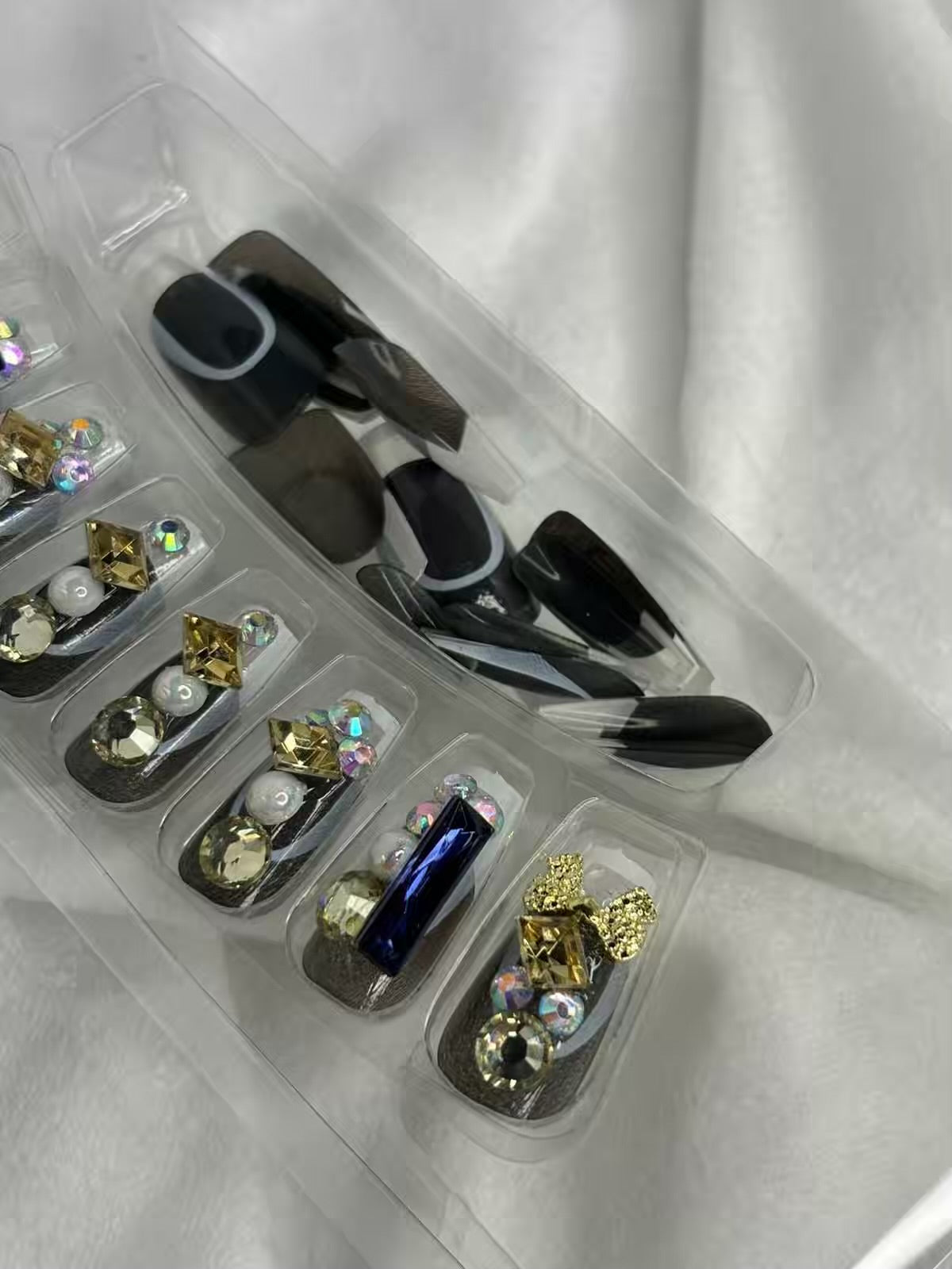 Black Stones Fancy Party Bridal Press On Nails ( Set of 24 )